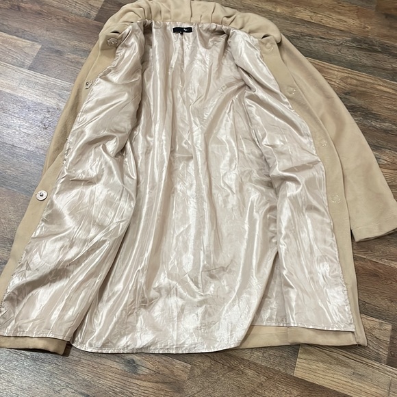 EUC RYU Anthropologie Women’s Retro style tan coat cream lace overlay. Size LG - Picture 9 of 12